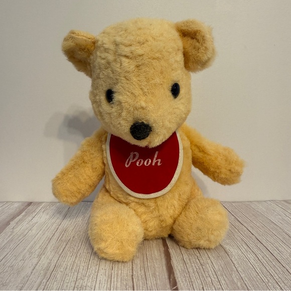 Vtg Winnie the Pooh Bear Plush Red Baby Bib Disneyland California Stuffed Toys - Picture 11 of 11